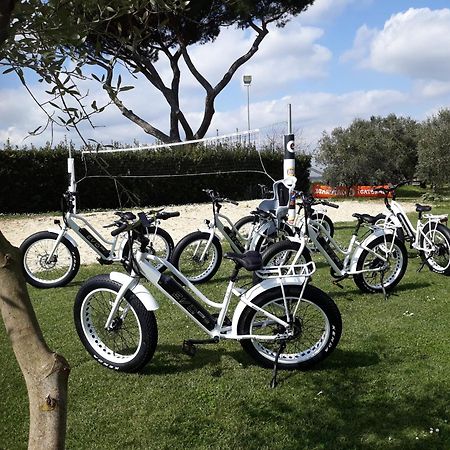 Bici Grill Decimo Miglio Aeroporto Ciampino Francigena Country House Exterior foto